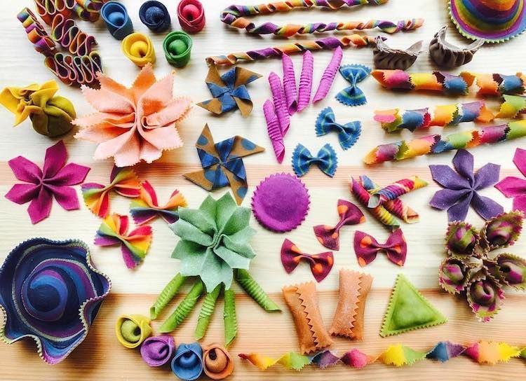 هنر تهیه و پخت انواع پاستا، ماکارونی و راویولی رنگارنگ