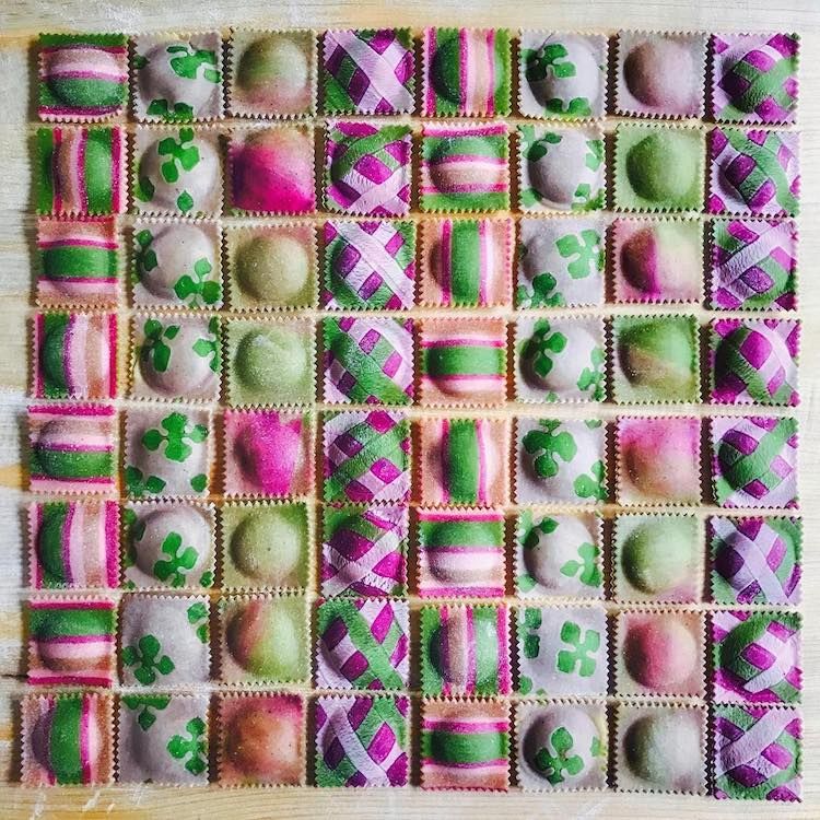 هنر تهیه و پخت انواع پاستا، ماکارونی و راویولی رنگارنگ