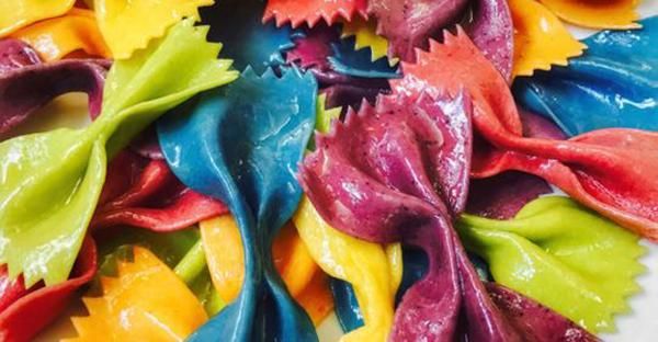 هنر تهیه و پخت انواع پاستا، ماکارونی و راویولی رنگارنگ