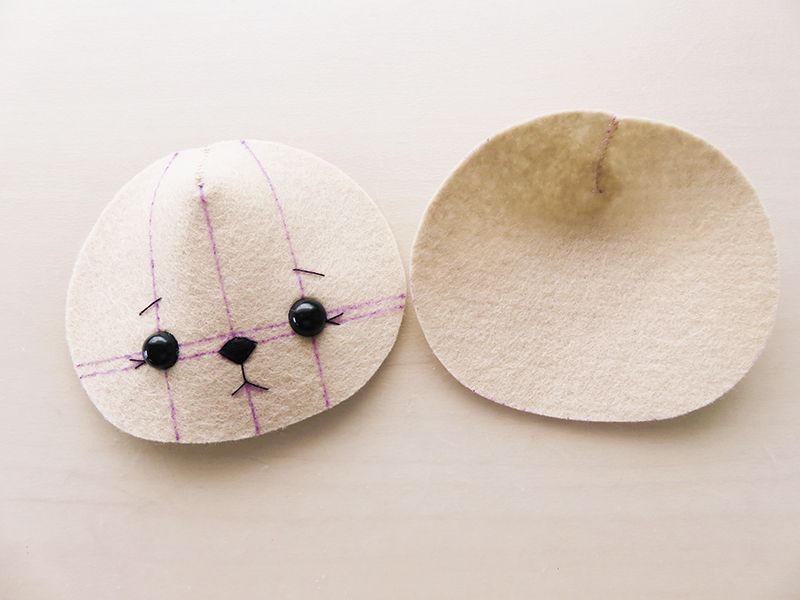 چگونه یک عروسک گربه نمدی درست کنیم؟