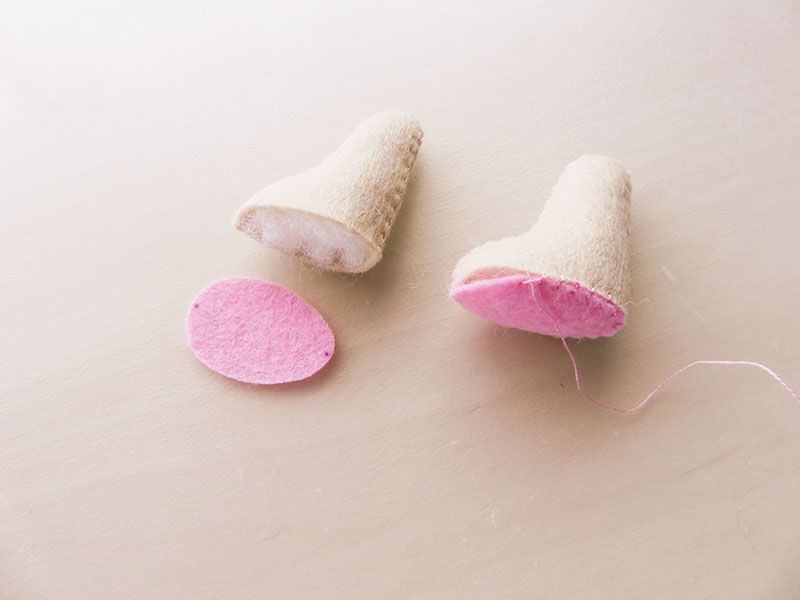 چگونه یک عروسک گربه نمدی درست کنیم؟