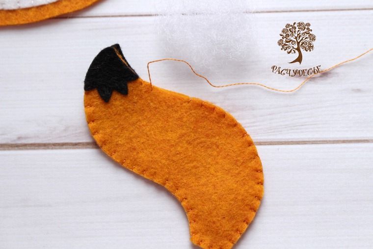 چگونگی ساخت عروسک روباه نمدی