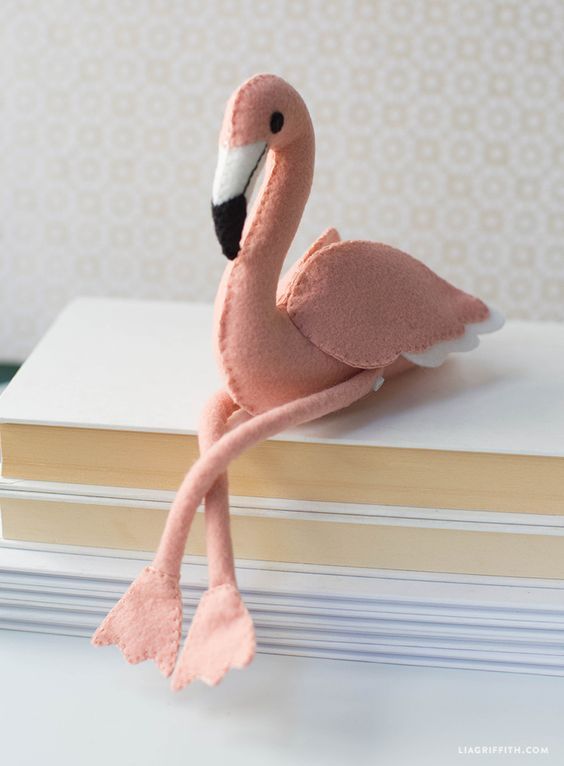 چطور فلامینگوی پارچه ای بسازیم؟ (همراه با الگو)